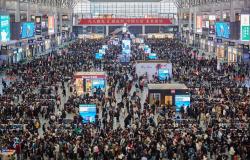 China logs 258 million rail trips halfway through Spring Festival travel season