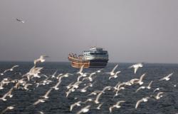 Iran declares Strait of Hormuz closed, threatens to ‘set ships ablaze’