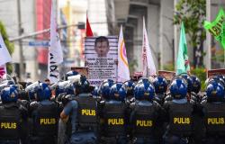 Ex-Philippine president Rodrigo Duterte, 81, to face charges over drug war killings at international court