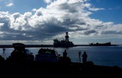 Spain says first hantavirus cruise evacuees to be repatriated Sunday after Tenerife arrival