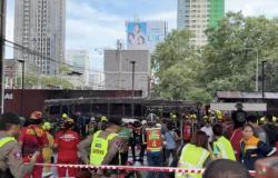 Train hits bus at busy railway crossing in Thailand, at least eight reported dead, 25 injured (VIDEO)