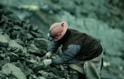 Eight dead, dozens trapped in China coal mine blast
