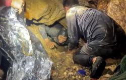Malaysian diver reveals nightmare conditions in search for two missing miners in submerged Laos cave