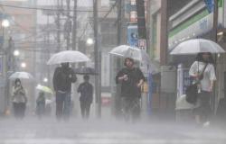 Flood warnings issued as storm Jangmi moves towards Tokyo