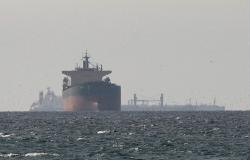 US and Iran edge toward peace deal as new military action flares near Strait of Hormuz