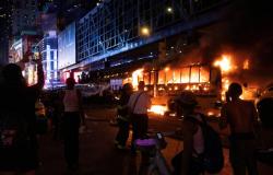 World Cup shuttle bus set alight, teen shot as chaotic celebrations erupt in Manhattan after Knicks win in NBA Finals