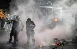 Indonesian police arrest dozens, as Surabaya protesters decry fuel hike, free meals scheme management