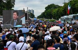 Lightning protest by powerful Philippine sect backing Duterte ally paralyses parts of Manila