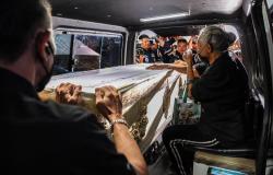 Families claim bodies as Bangkok fire toll rises to 30