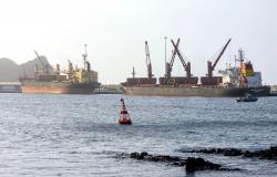 Iran and Oman report progress in Hormuz talks after US strikes paused for negotiations