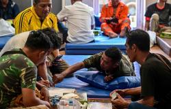 Survivors recall blasts before deadly Indonesian ferry fire