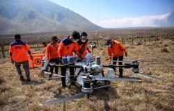 Indonesian firefighters take to the skies as Mount Bromo wildfire forces park closure, fifth in 2026