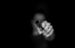 Former Thai MP surrenders after allegedly shooting Nonthaburi council chief four times