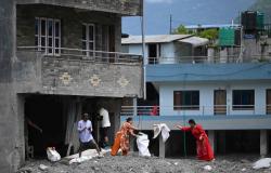 Grisly search for missing as Nepal morgues overflow, burials begin