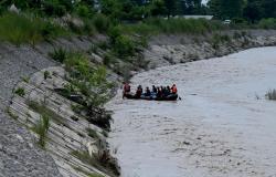 Swollen rivers, deep gorges and washed‑out roads hinder Nepal rescue effort as flood toll rises