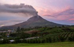 Mount Sinabung erupts again, over 600 residents evacuated in North Sumatra