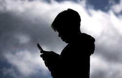 France takes second shot at under-15 social media ban after court blocks first attempt