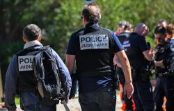France arrests far‑right policeman suspected of plotting terrorist attack and making 3D‑printed weapons