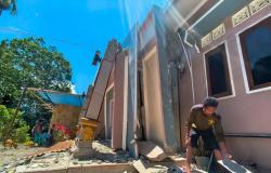'Struggling to eat': Survivors suffer after Indonesia quake