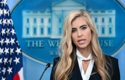 Trump spokeswoman admits failing bar exam