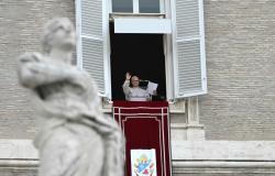 Cheers greet Pope Leo XIV as he resumes public duties after surgery