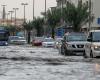 Sharjah - Sharjah, Ajman teams clear rainwater to ensure smooth traffic