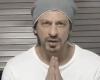Bollywood News - Covid-19: Shah Rukh wants Dubai residents to...