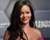 Bollywood News - Combating Covid-19: Rihanna sent ventilator to dad Robert...