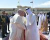 Pope Francis praises Emirati global aid in fight against COVID-19