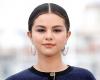 Bollywood News - Selena Gomez's 'Rare' make-up ...