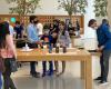 “Apple” launches “iPhone 12” phones in the UAE – the economic...