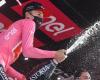 Hindley about taking over the pink jersey from Kelderman: ‘It’s not...