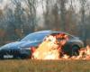 YouTuber sets fire to his new Mercedes-AMG on purpose | ...
