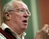Influential foreign correspondent Robert Fisk dies at the age of 74