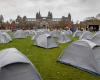 Symbolic tent camp on Museumplein for adjustment of migration policy