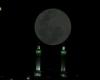 Moon aligns directly above Kaaba in Makkah's Grand Mosque