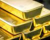 Gold falls as US bond yields rise