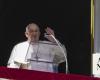 Pope Francis skips readings at audience, says he still has a cold