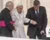 Pope appears unable to climb a few steps as respiratory and mobility problems take their toll