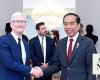 President Widodo urges Apple CEO to open manufacturing facility in Indonesia