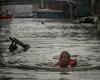 Thousands stranded by floods in Philippine capital