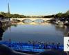 Olympic triathlon mixed relay gets underway with swims in the Seine amid water quality concerns