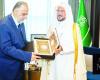 Saudi Islamic minister meets Syrian Awqaf minister in Makkah