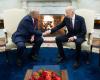 Trump and Biden’s White House reunion: Trump leans in, locking eyes as Biden looks down