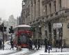 First snowfall of the year blankets London as UK braces for snow and ice