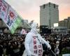 Fresh South Korea protests expected as president arrest deadline nears