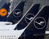 Lufthansa flight flew 10 minutes without pilot after co-pilot fainted, report reveals