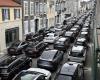 Taxi drivers to block Paris airports and Roland Garros in showdown with government
