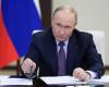 Putin approves big revamp of Russia's navy, Kremlin aide says