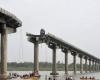 Survivors recall moment India bridge collapsed